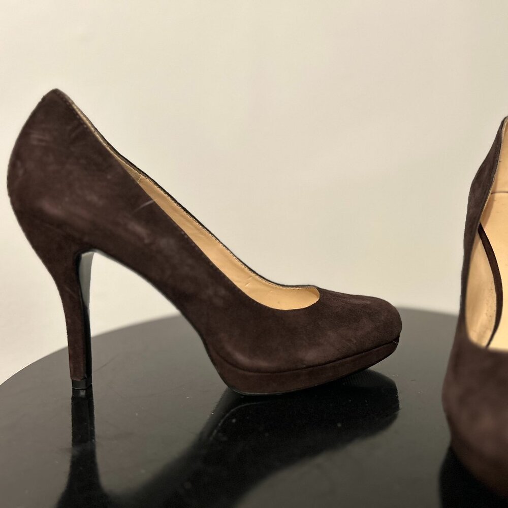 Size 8M Brown Suede 4" Nine West Heels